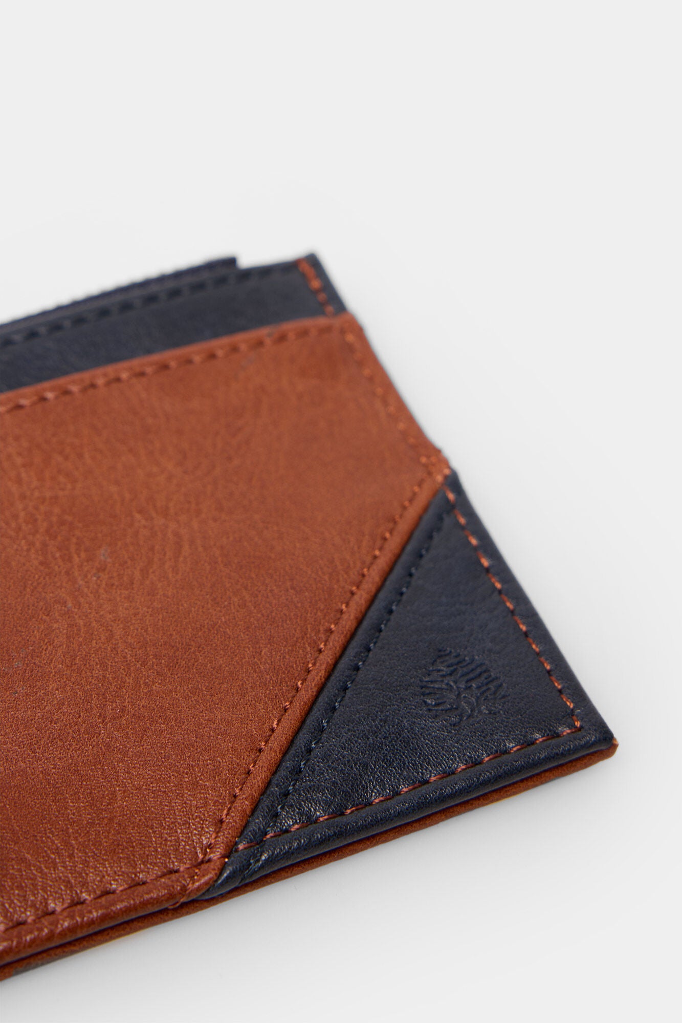 Basic two-tone leather effect wallet