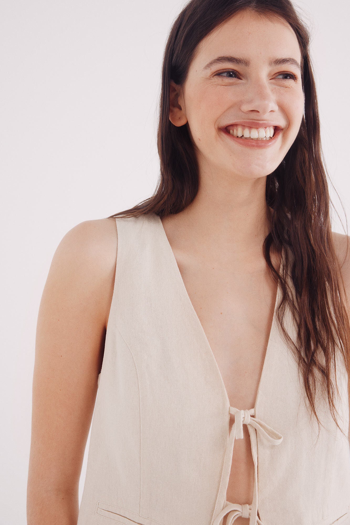 Linen bow vest