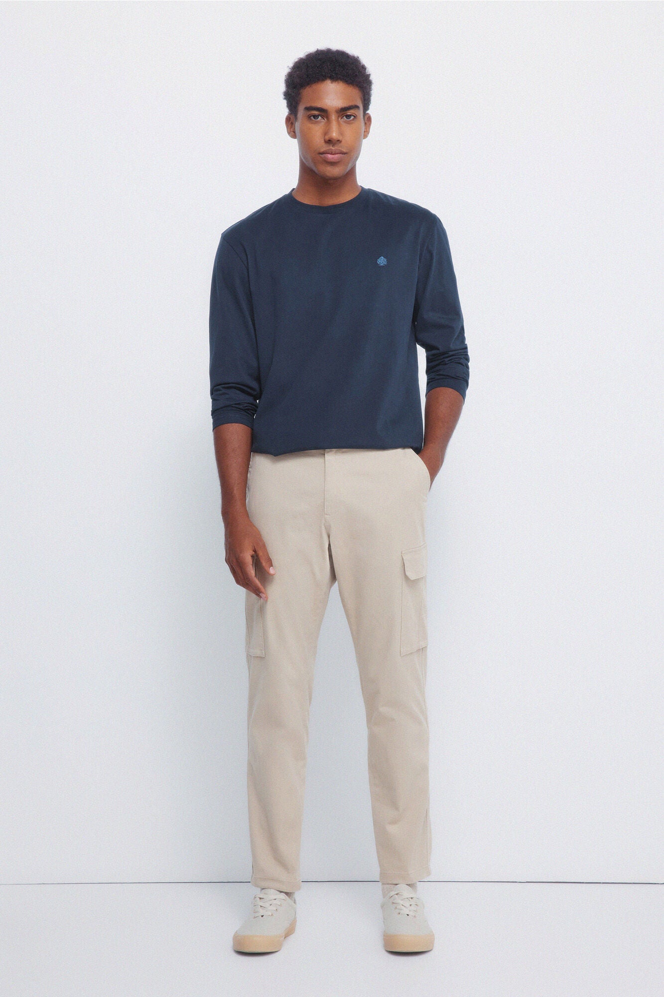Basic long-sleeved T-shirt with a soft finish
