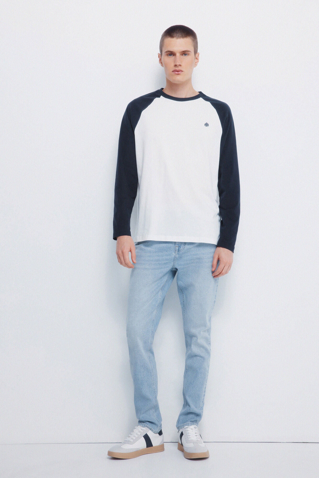 Contrast long-sleeved T-shirt