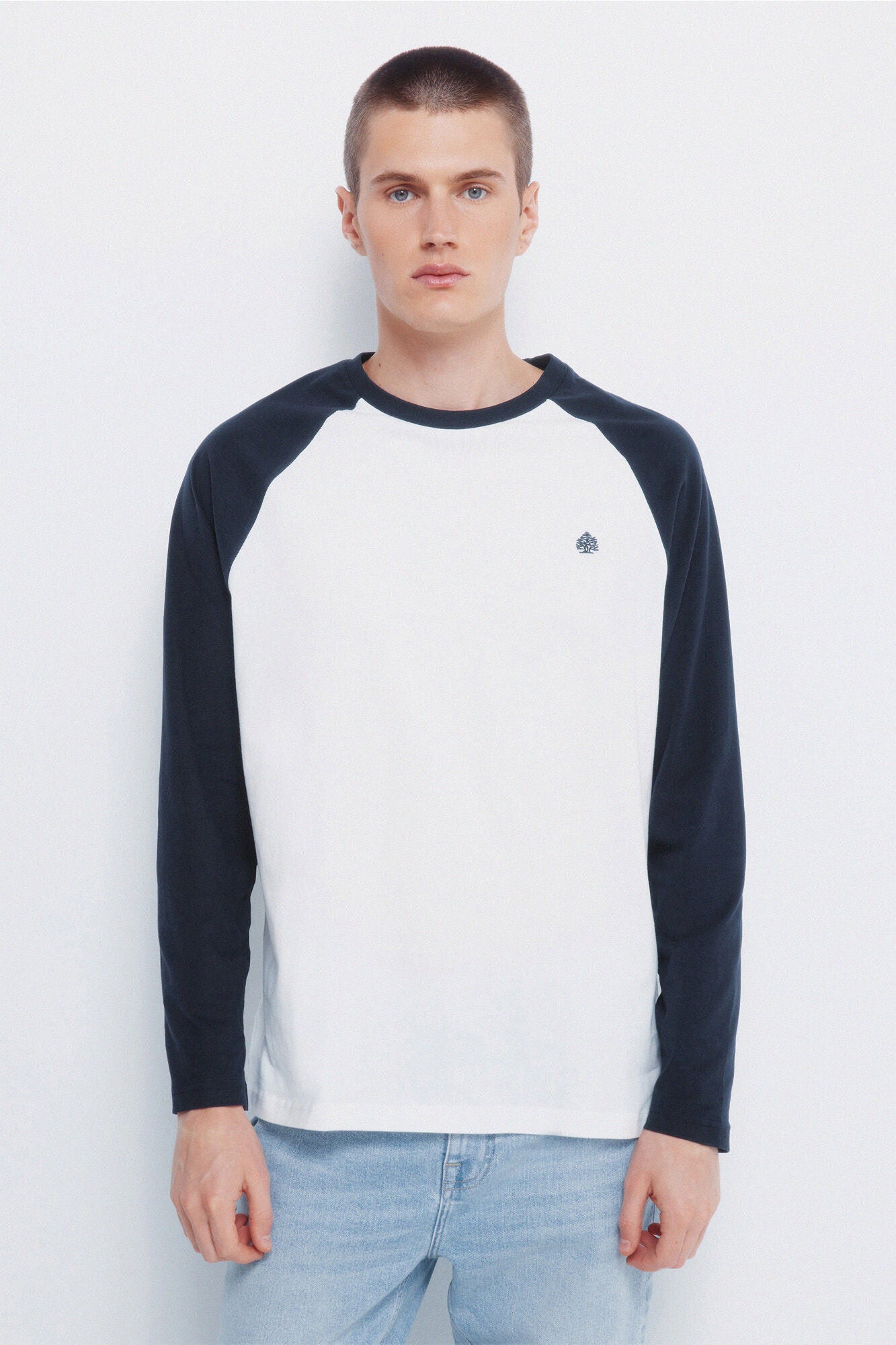 Contrast long-sleeved T-shirt