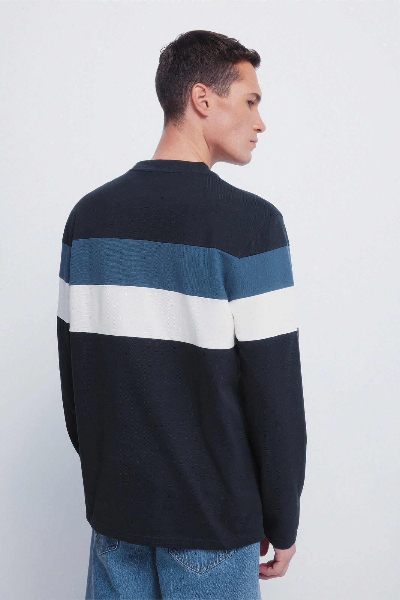 Long-sleeved T-shirt with cuts