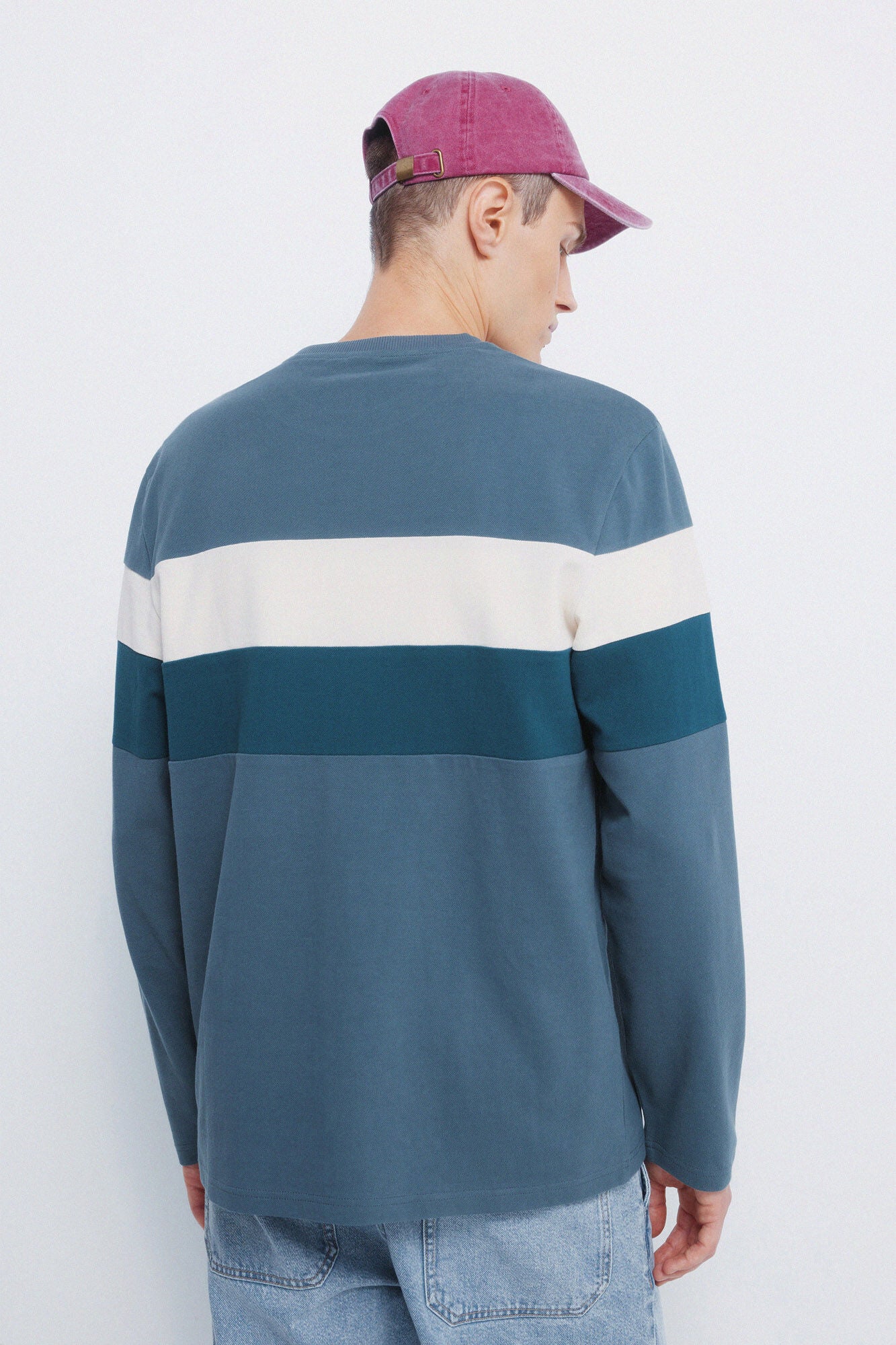 Long-sleeved T-shirt with cuts