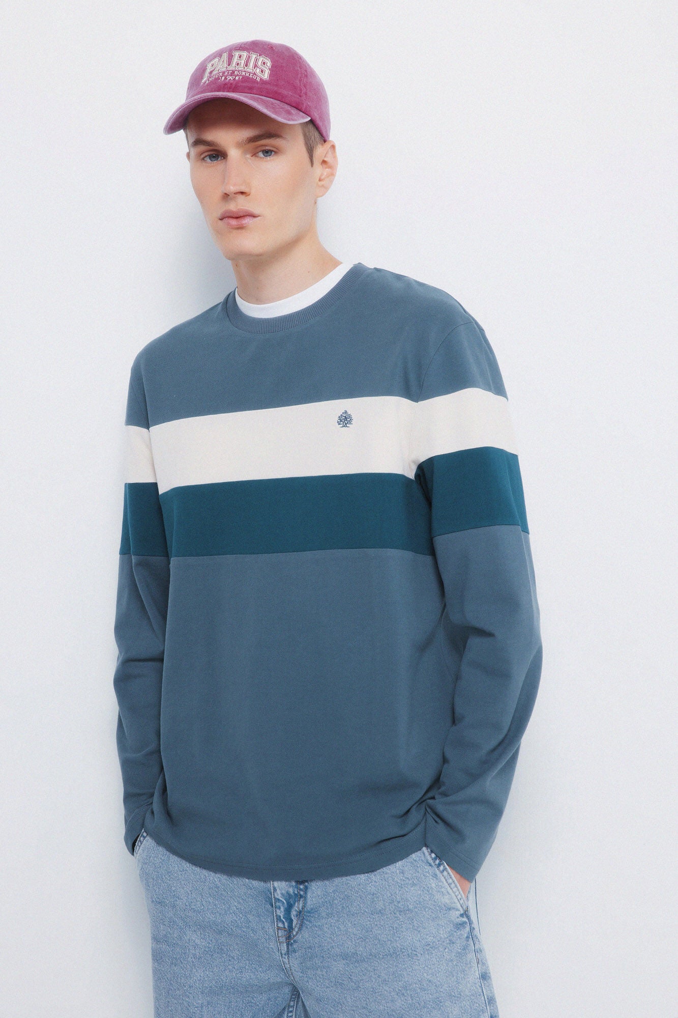 Long-sleeved T-shirt with cuts