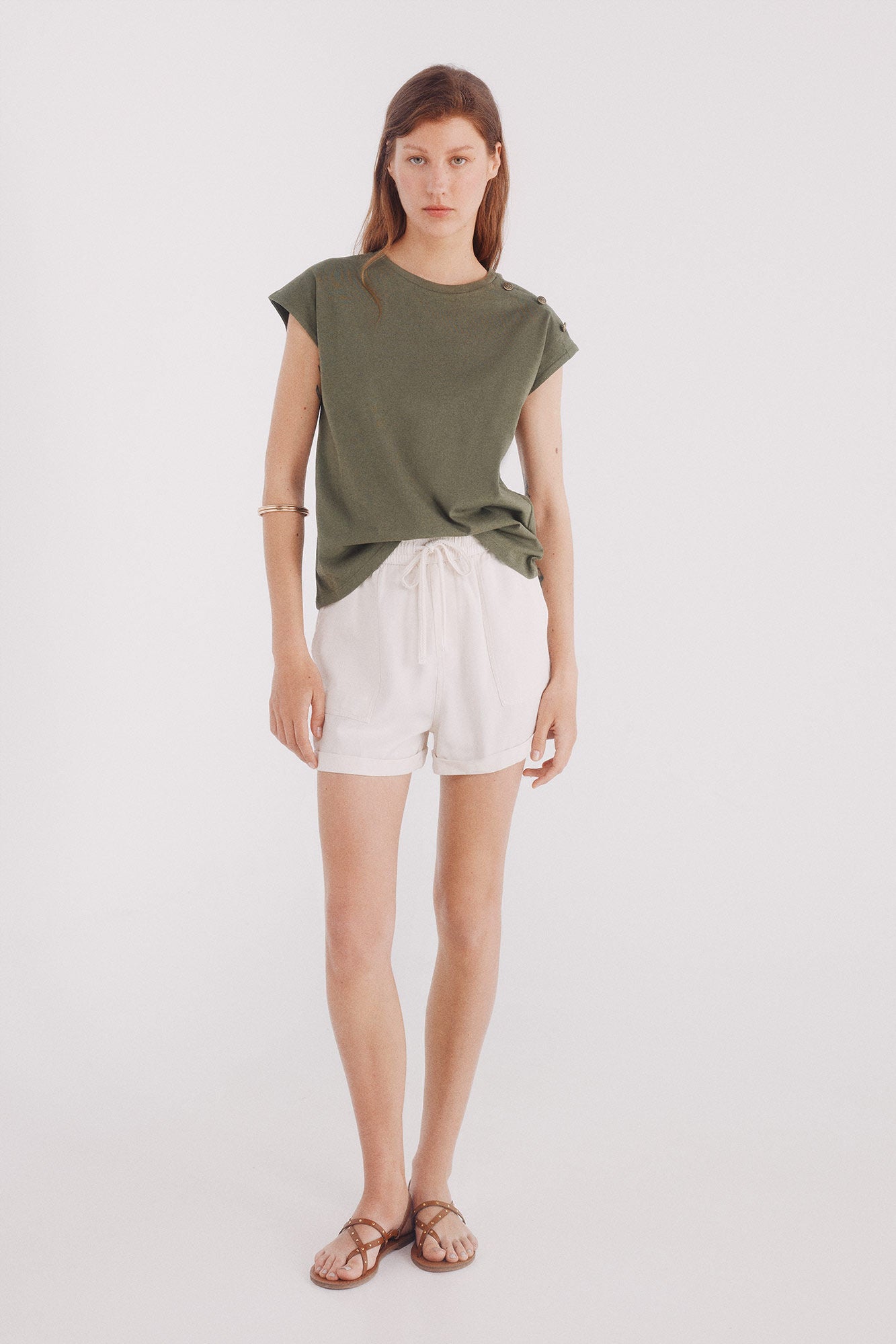 buttons shouldered shirt