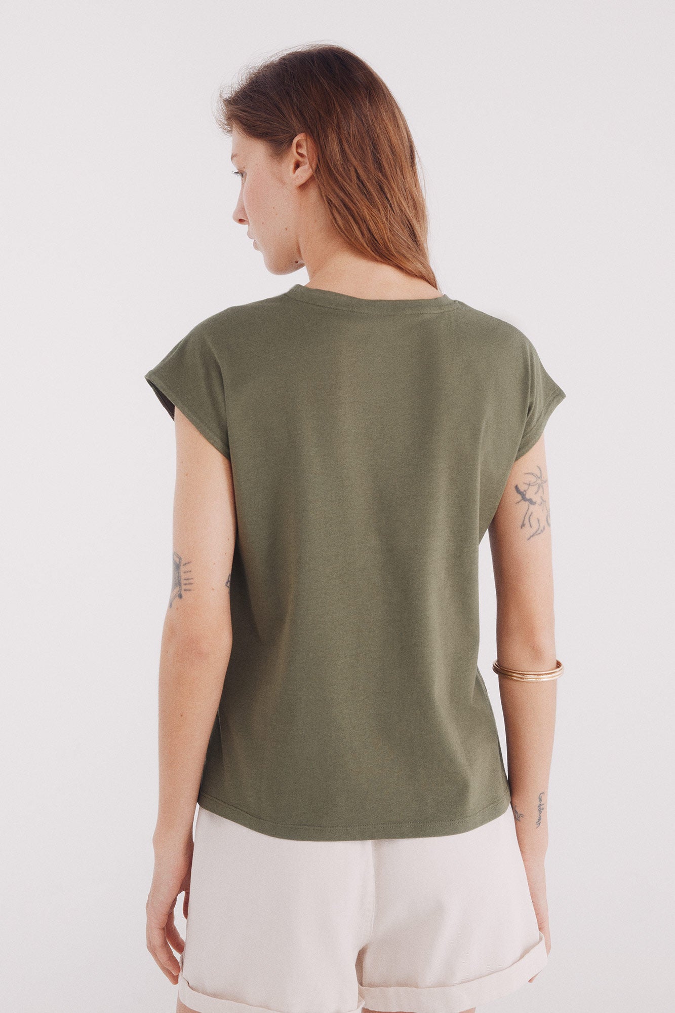 buttons shouldered shirt