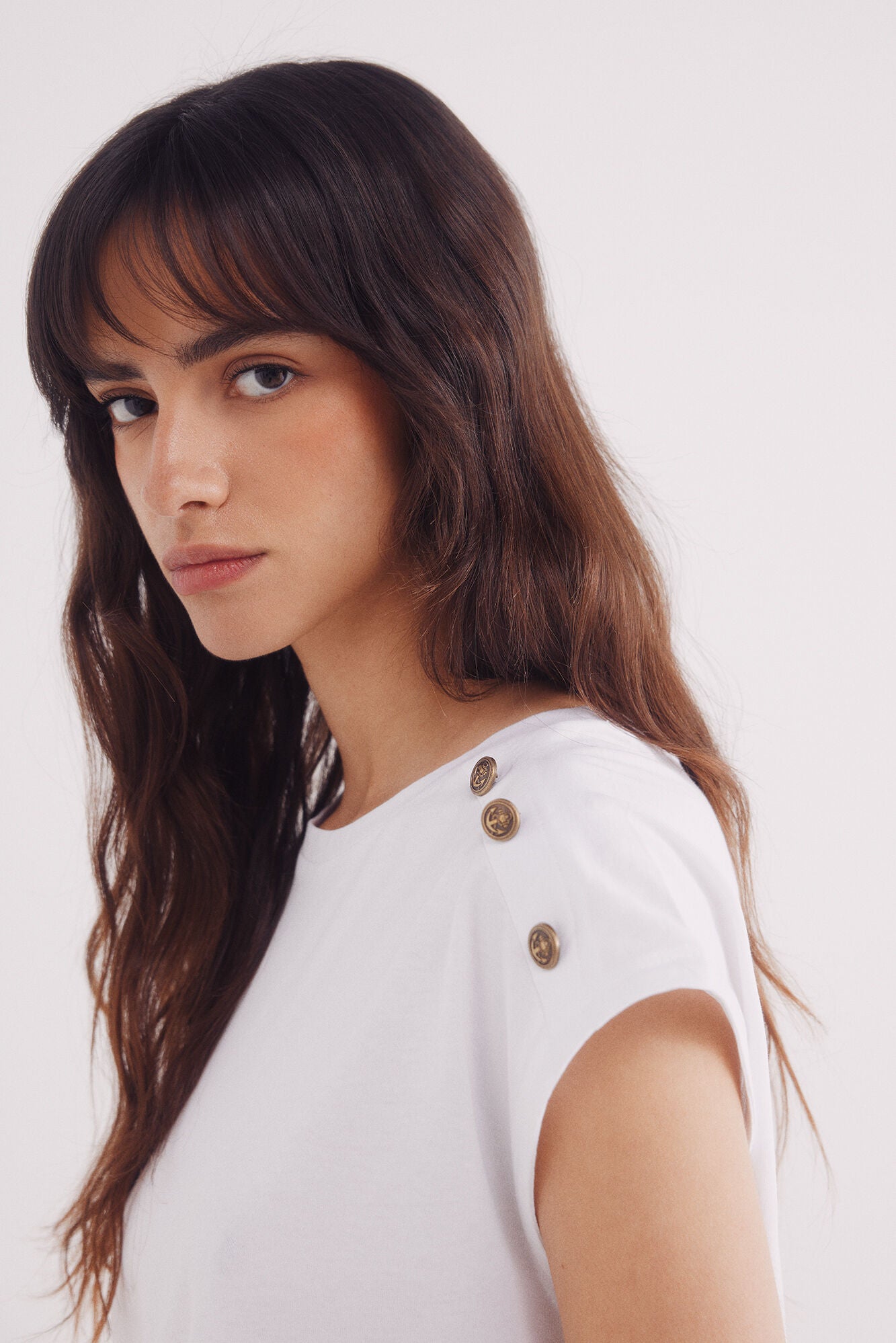 buttons shouldered shirt