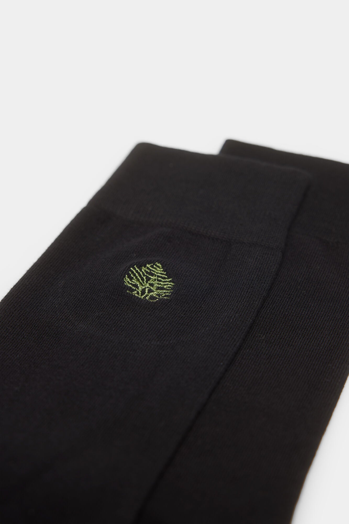 Essential embroidered logo socks