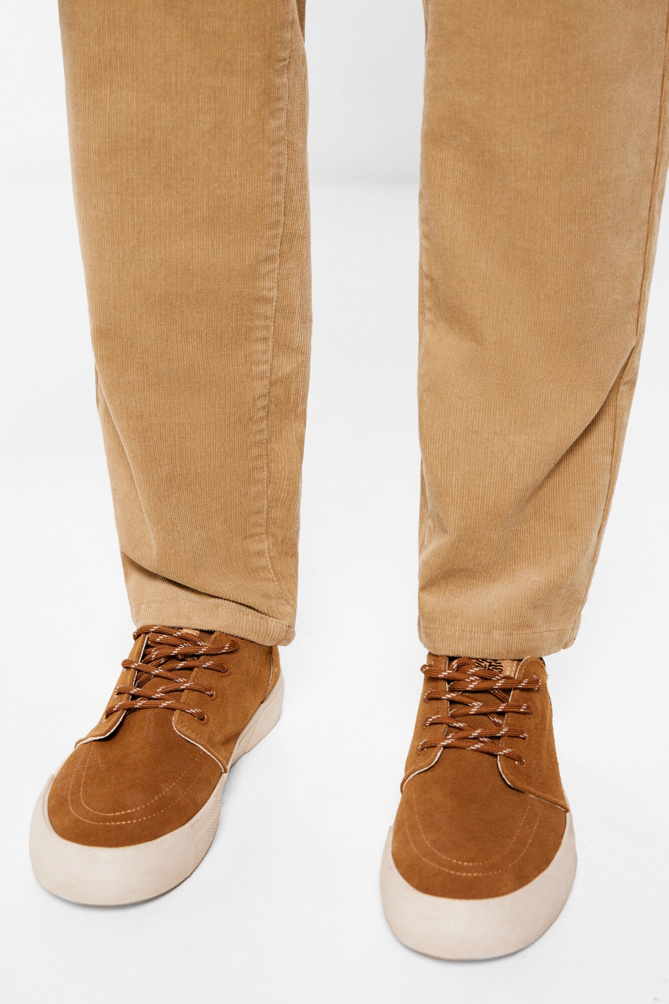 Micro-corduroy chinos