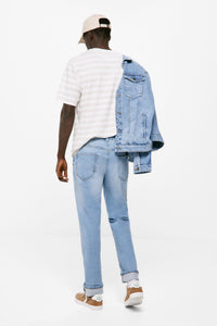Light wash regular fit jeans