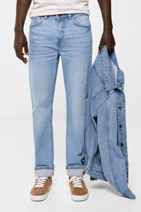 Light wash regular fit jeans