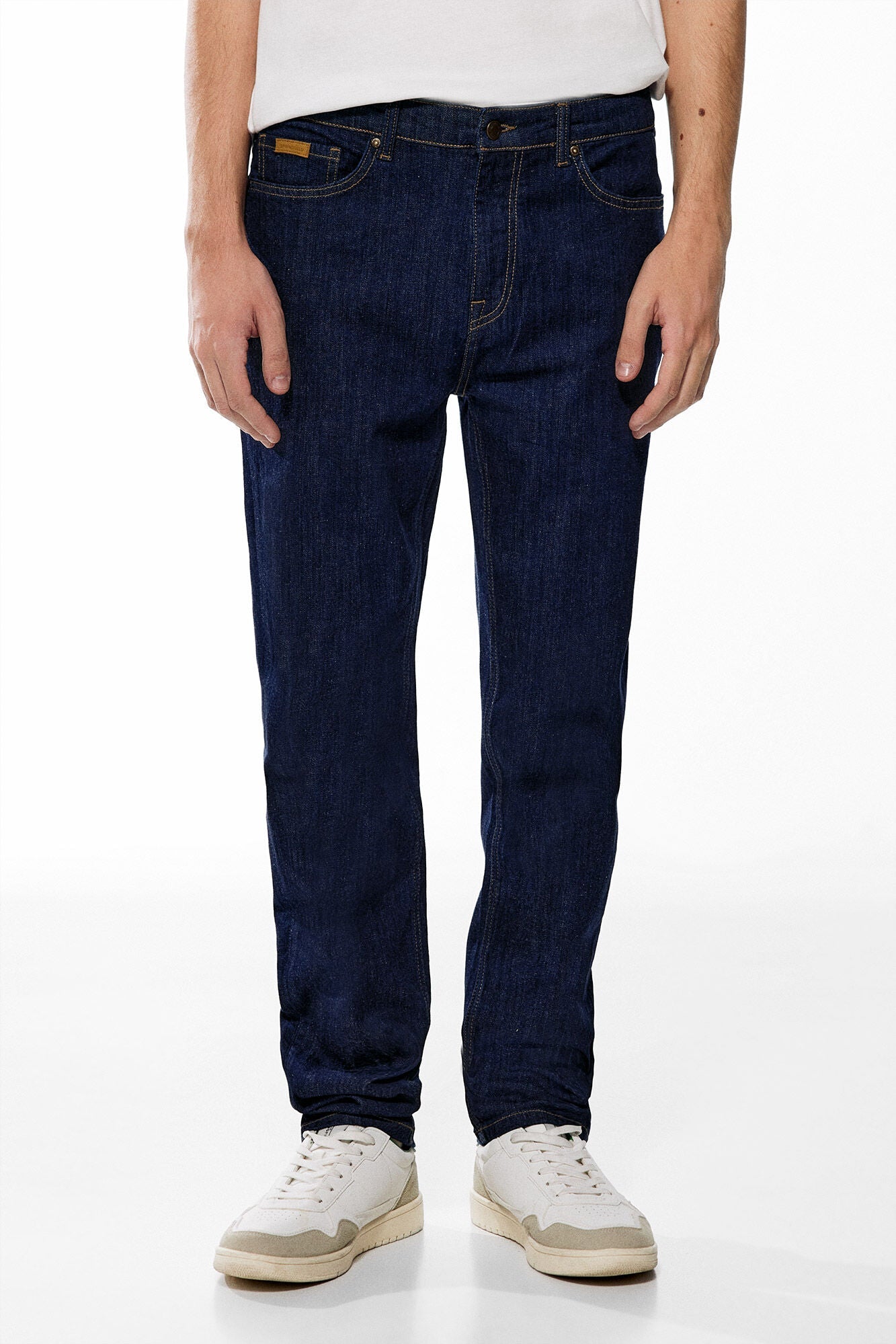 Desized wash slim fit jeans