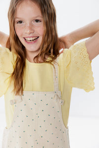Girls' ruffled T-shirt