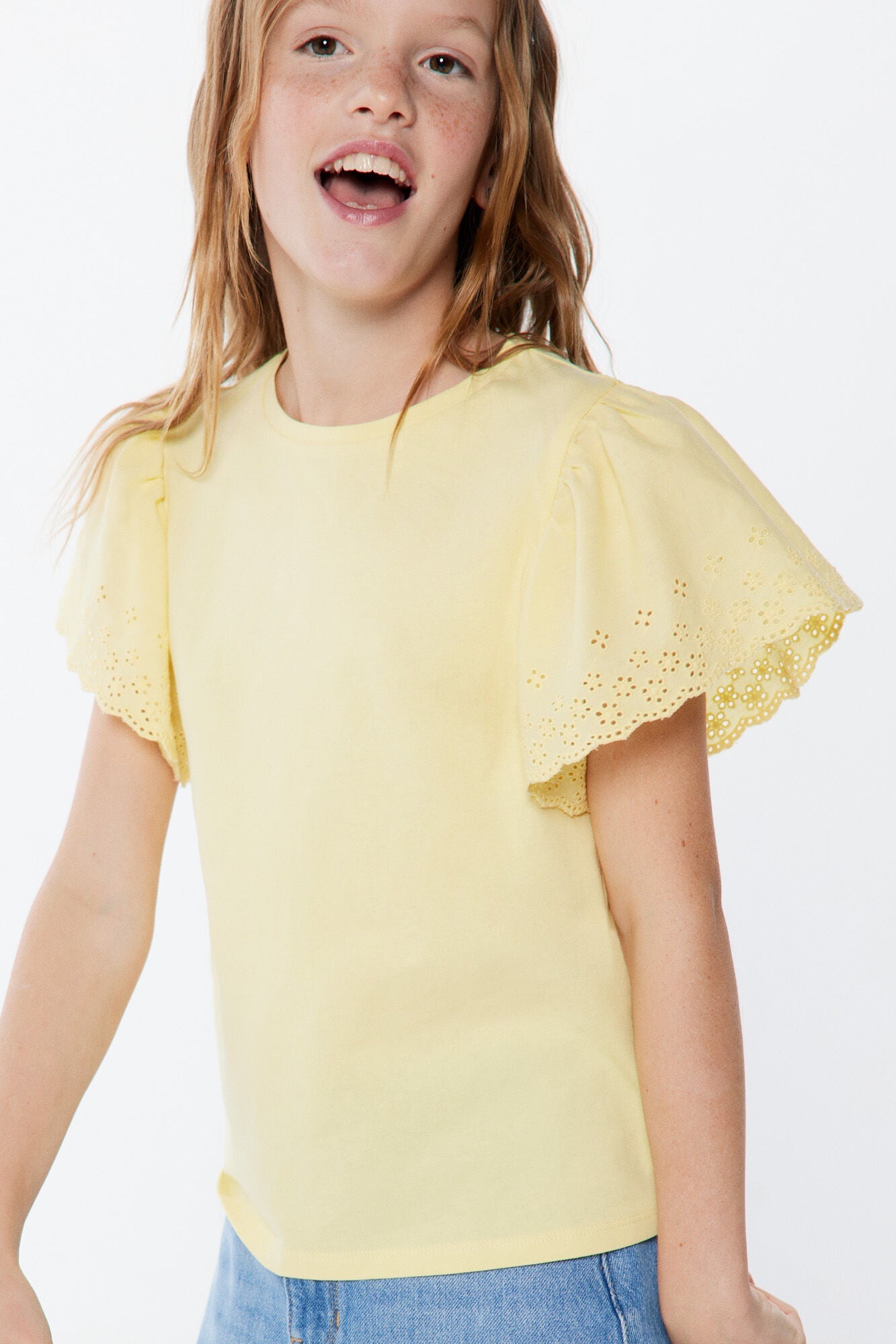 Girls' ruffled T-shirt
