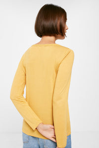 Lace ribbon neckline T-shirt