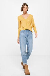 Lace ribbon neckline T-shirt