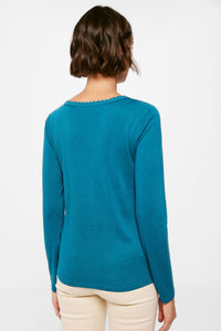 Lace ribbon neckline T-shirt