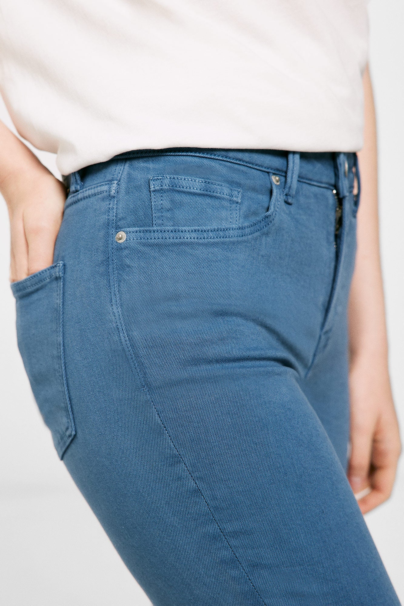 Slim cropped colour jeans