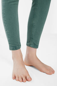 Slim cropped colour jeans