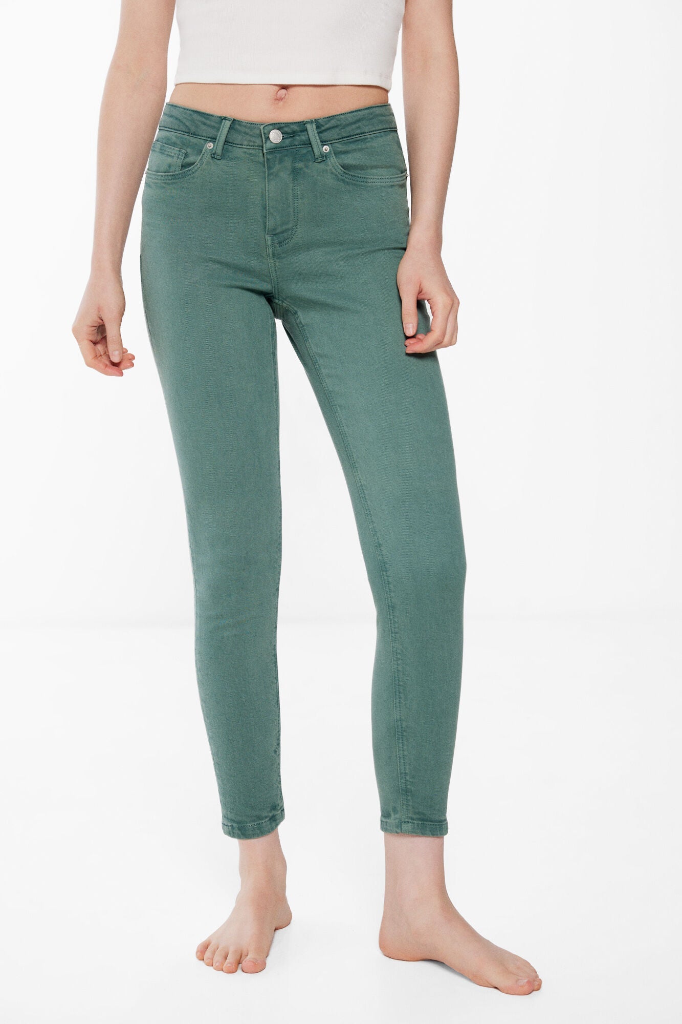 Slim cropped colour jeans