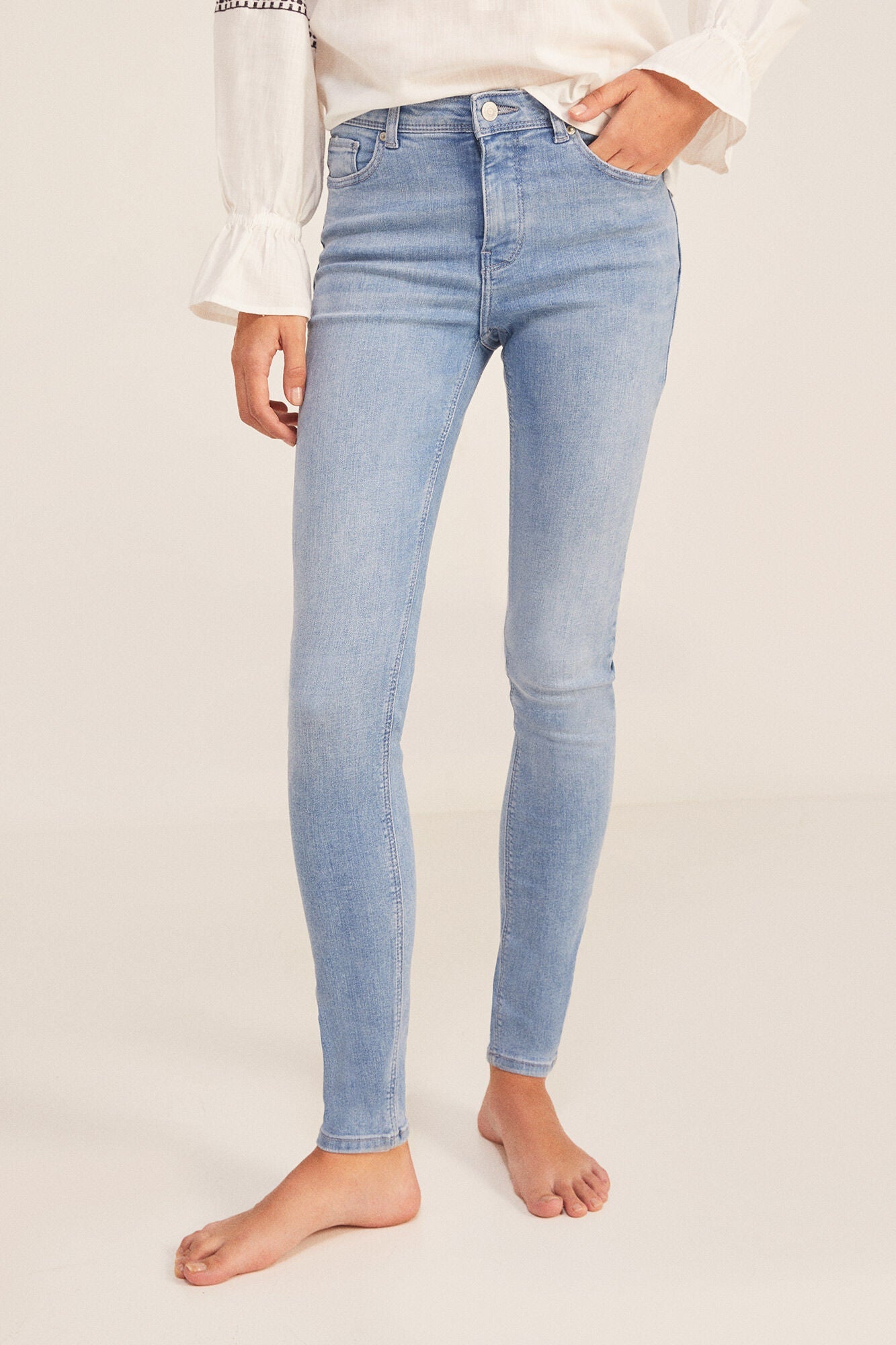 Sustainable wash push-up jeans