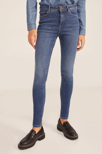 Sustainable wash push-up jeans