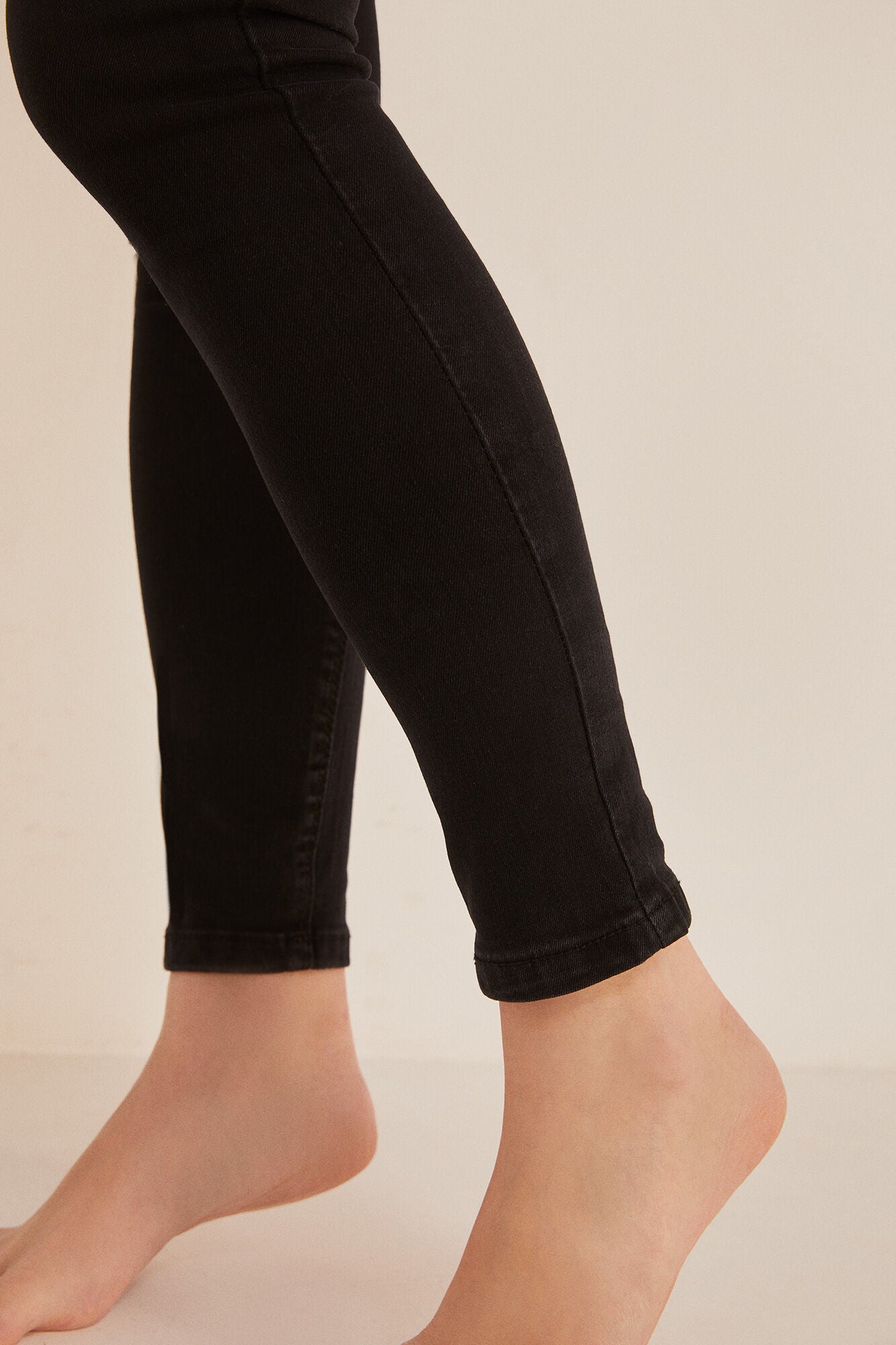 Sustainable wash slim jeans