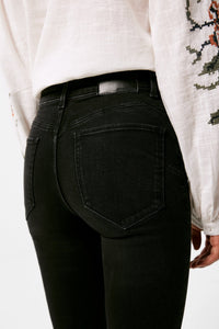 Sustainable wash push-up jeans