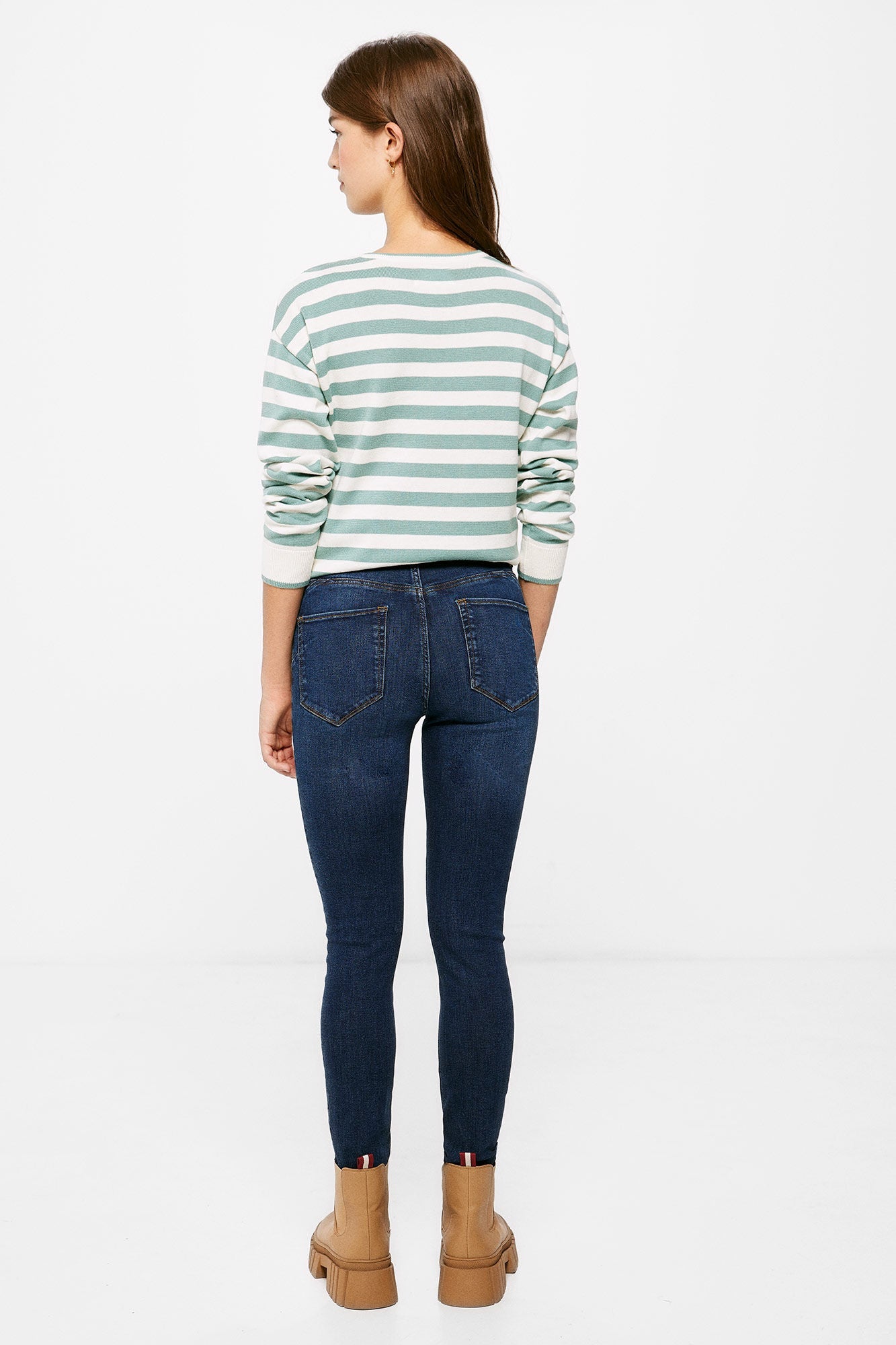 Sustainable wash push-up jeans