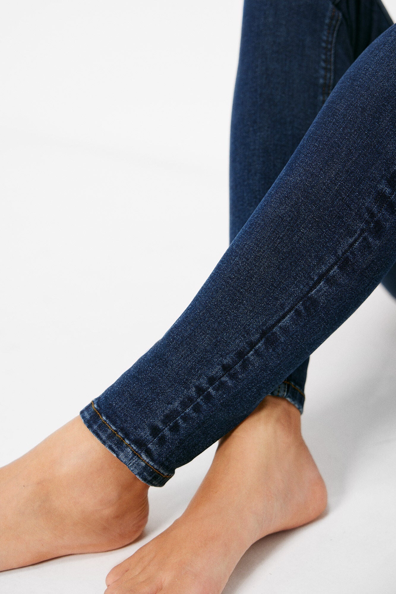 Sustainable wash push-up jeans