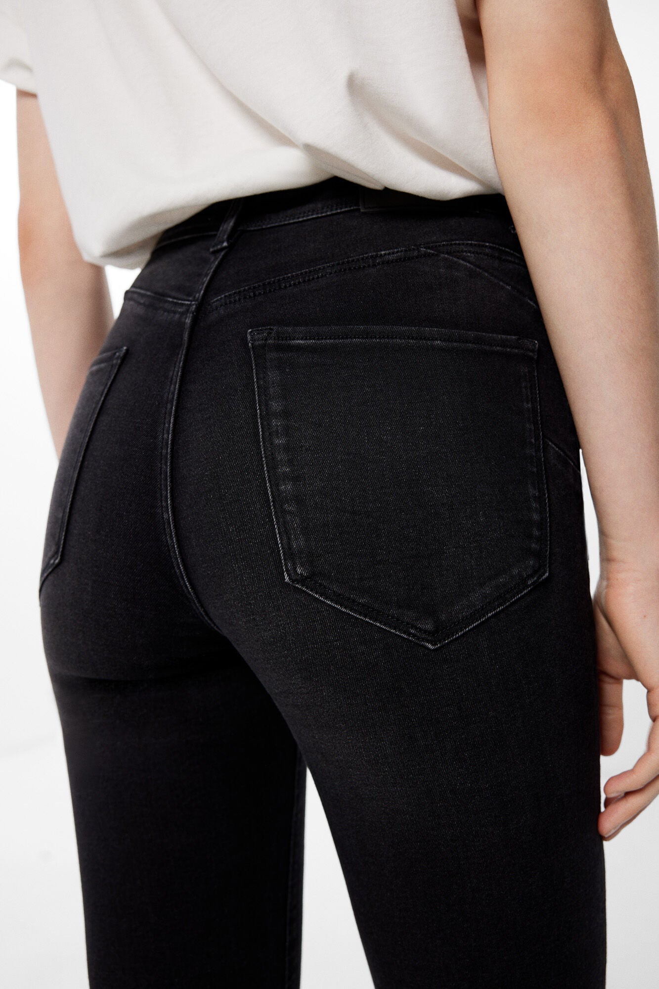 Push-up jeans