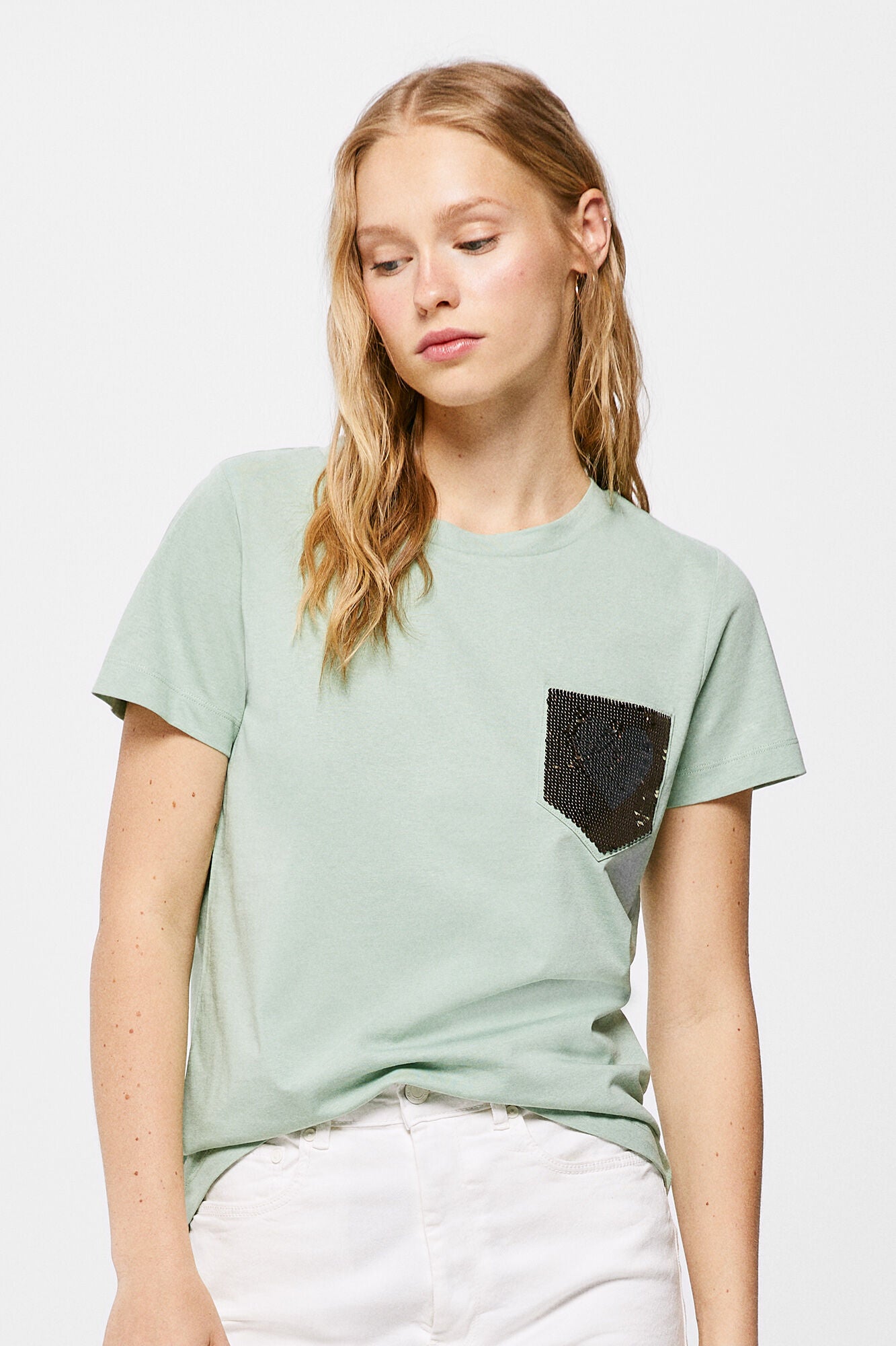 T-shirt with sequinned heart pocket