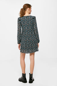 Short dress with ruffled shoulders